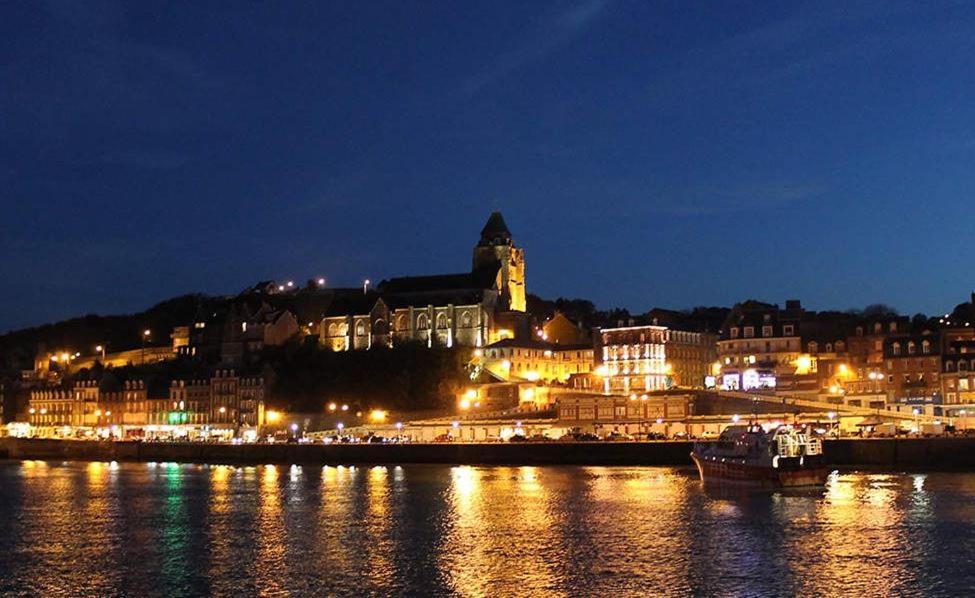 Esplanade Front De Mer 109 1Er Etage Lit Fait Wifi Taxe De Sejour Incluse Le Tréport Kültér fotó